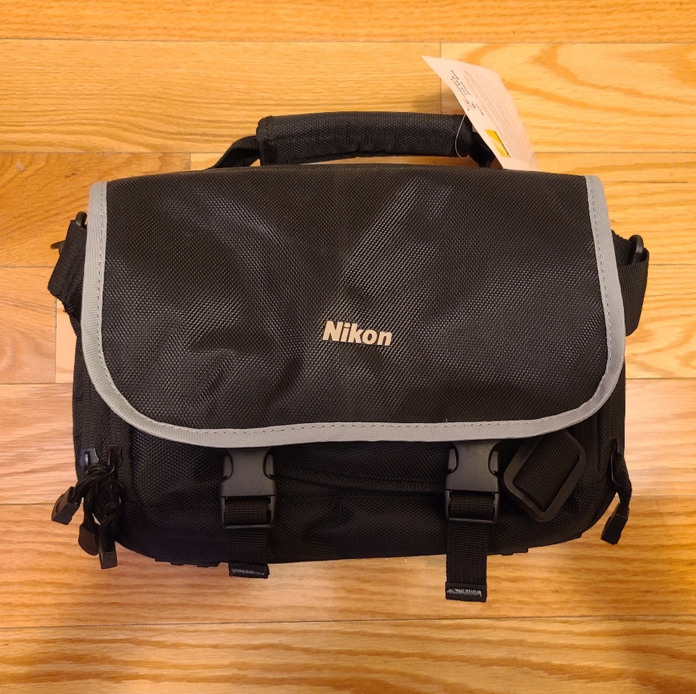 Nikon Compact Digital SLR Accessories Bag, Black and Gray